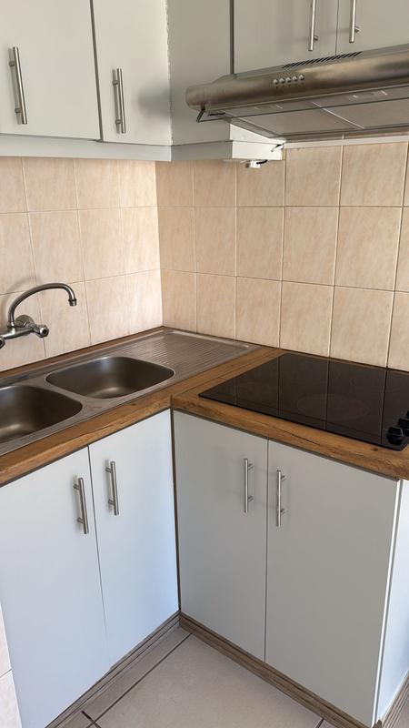 To Let 1 Bedroom Property for Rent in Fish Hoek Western Cape